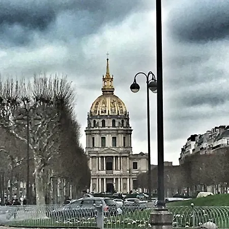 Nice Near The Eiffel Tower * Paris